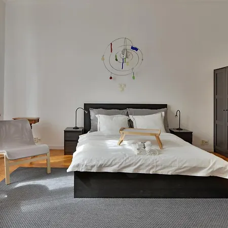 Budape House 10